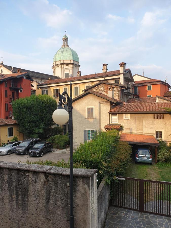 A Central Quiet Place In Verbania Bagian luar foto